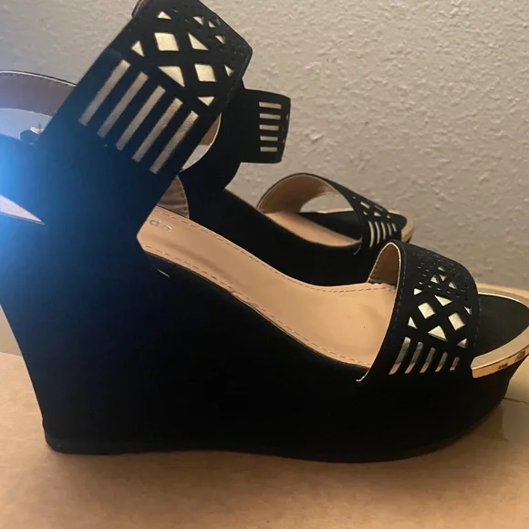 Top Moda wedged sandal heels - Picture 2 of 2
